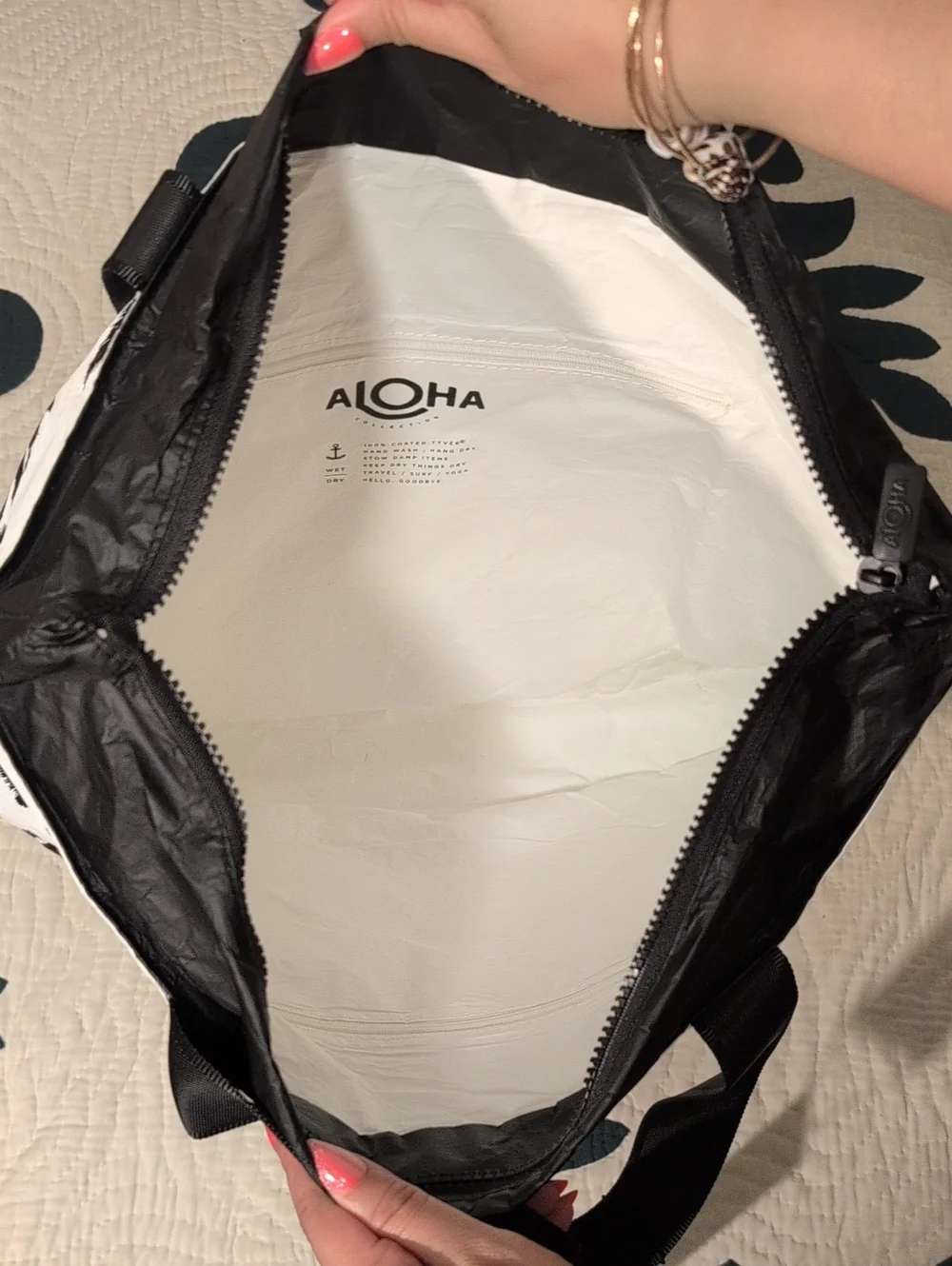 ALOHAS Black & White Palm-Print Canvas Tote